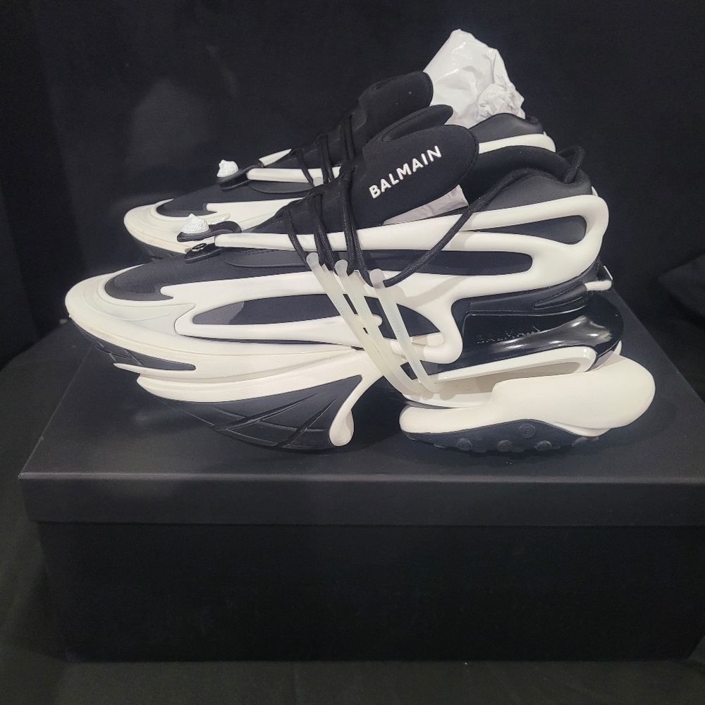 Balmain Unicorn Low-Top Sneakers
